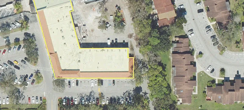 Publix-Anchored Shopping Center Space