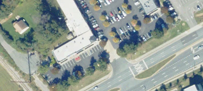 Retail Space in Busy Center