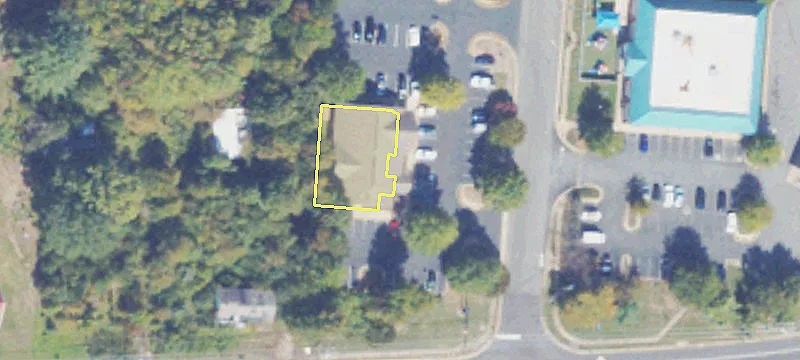 Retail Spaces in Anchored Center
