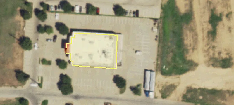 Restaurant/Retail Property on Major Retail Corridor