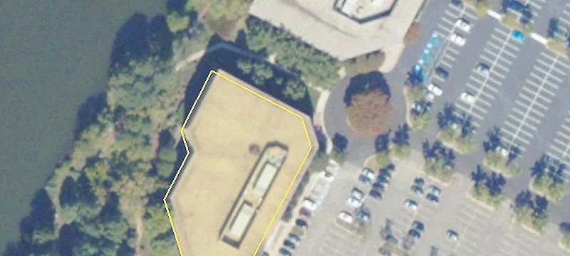 Lakefront Office Building with Amenities