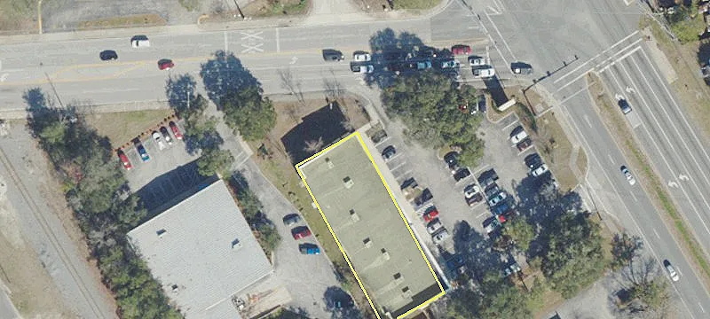 Retail Space in Twin Oaks Plaza