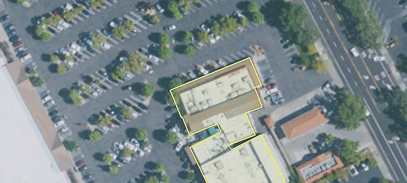Retail Space in Alamo Plaza