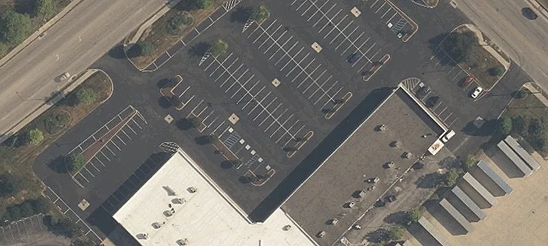 Retail Space in Busy Center