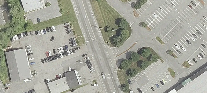 Retail Space in Barre Center