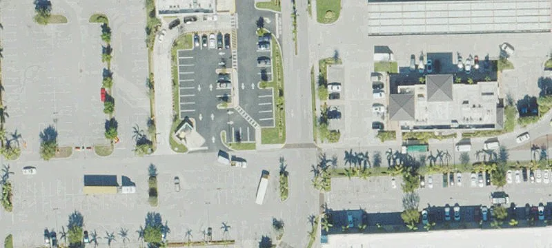 Retail Space in Hollywood, FL