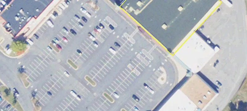 Retail Space in Busy Center