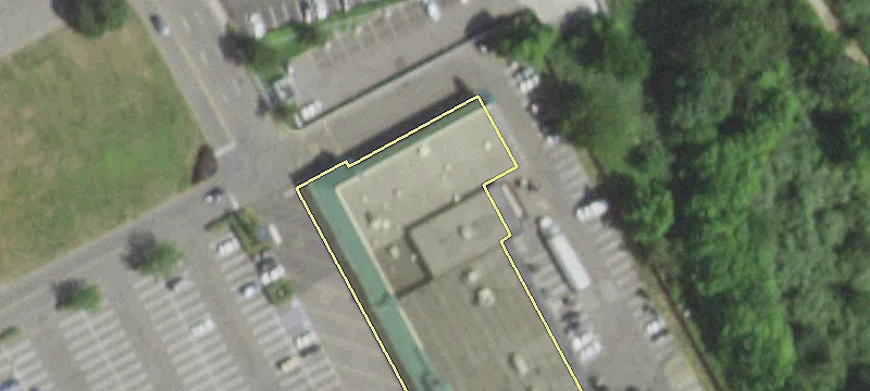 Retail Space in Coram Plaza