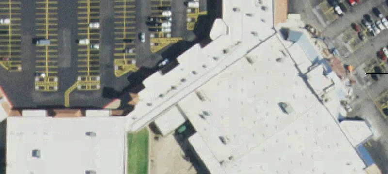 Retail Space in Summit Square