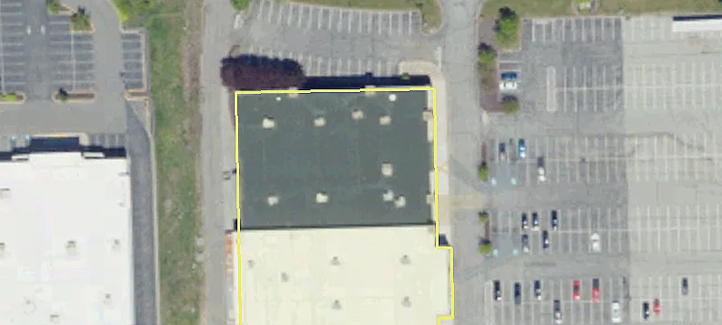 Retail Space in Plaza at Pointe