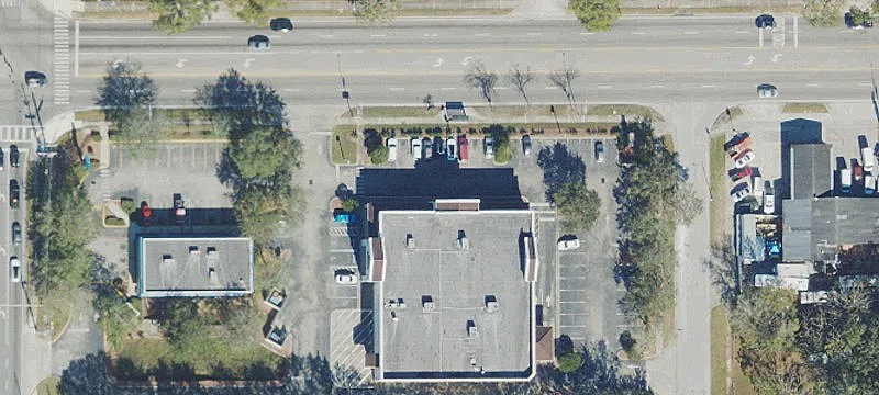 Freestanding Retail Building on Large Parcel