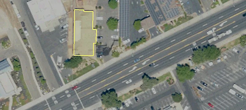 Retail Space in Oakdale, CA