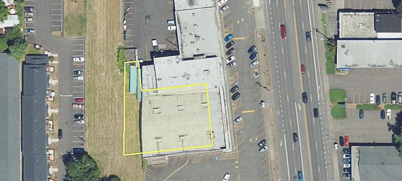 Retail Space on McLoughlin Blvd