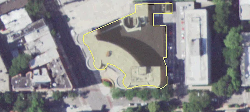 Prime Retail Space in Lincoln Park