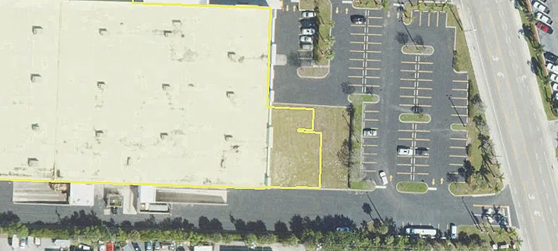 Retail Space in Lake Park