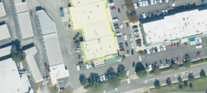 Retail Space in Busy Center