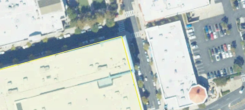Retail Space in Peninsula Town