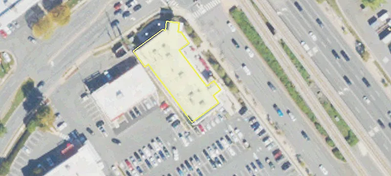 Retail Space in Pike 7 Plaza