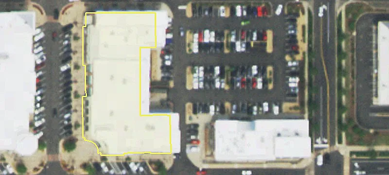 Retail Space in Aurora Shopping Center