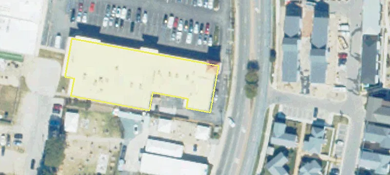 Retail Space with High Visibility