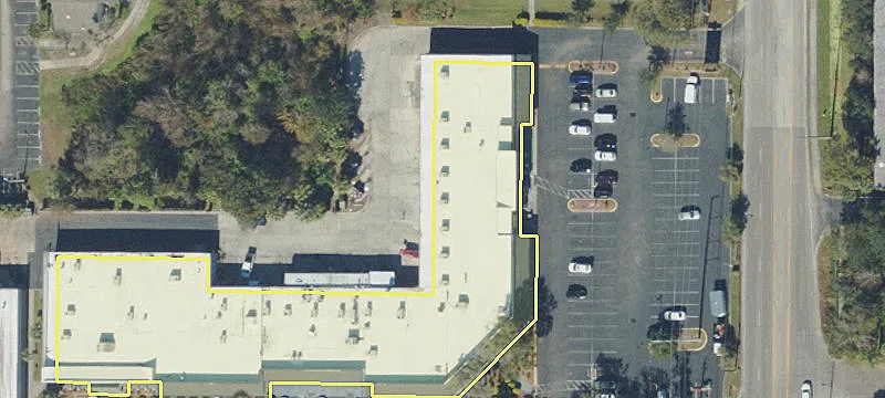 Retail Space Near Hillsborough Avenue