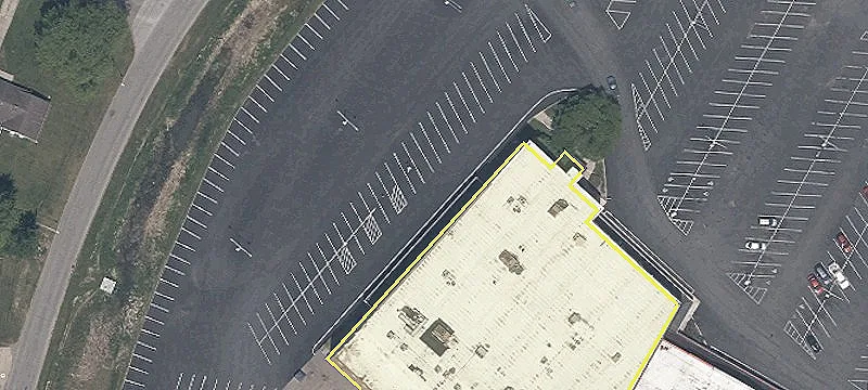 Retail Space in Niles, OH