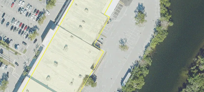 Retail Space in Oakwood Plaza