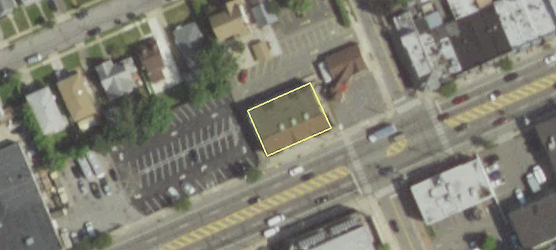 Retail Space in Mineola Center
