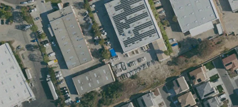 700 SF Industrial Space Available