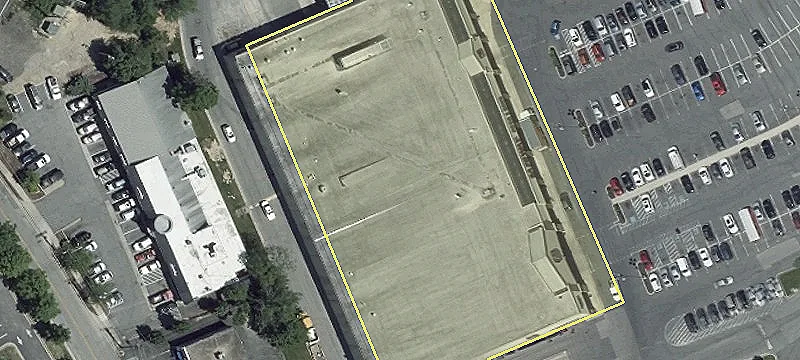 Retail Space in Grocery-Anchored Center