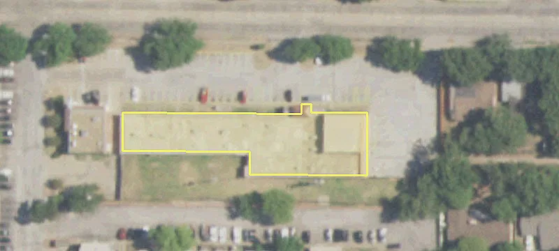 Retail Space Near Irving Blvd