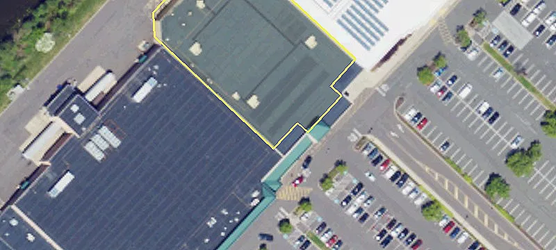 Retail Space in Grocery Anchored Center