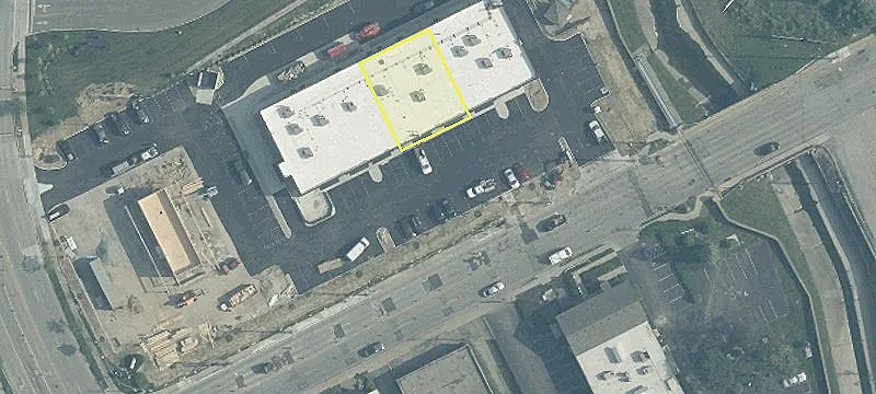 Retail Space in Thriving Oakley