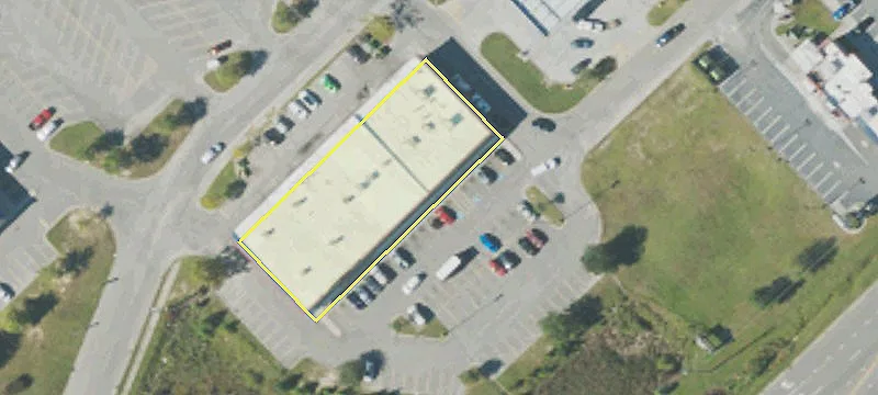 Retail Space in Retail Corridor