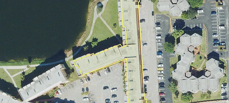 Retail Space in Skylake Center