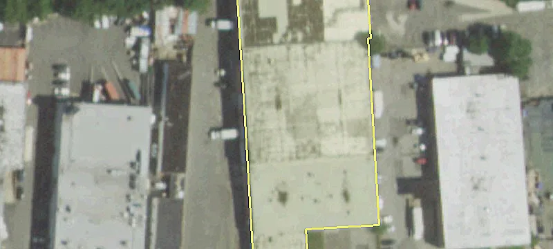 Farmingdale Warehouse with Multiple Docks
