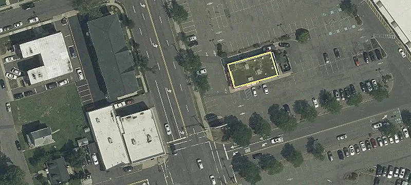 Retail Space in Riverfront Plaza