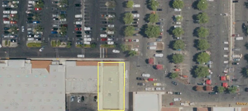 Retail Space on Kings Canyon