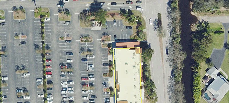 Retail Space on Tarpon Bay