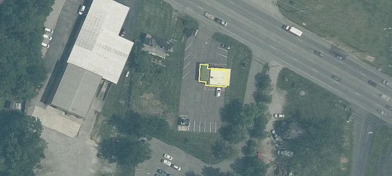 Versatile Retail and Warehouse Space