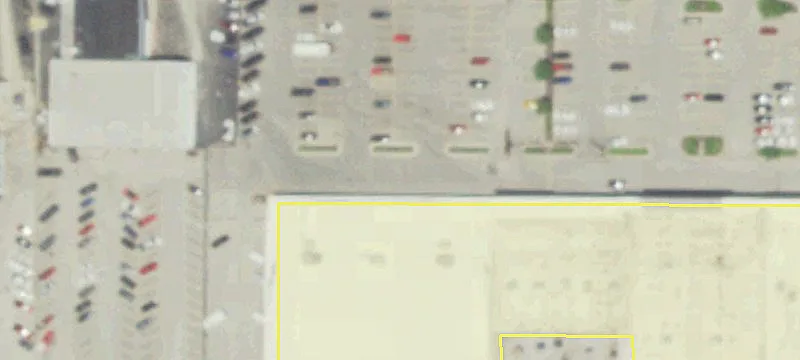 Retail Space with High Exposure