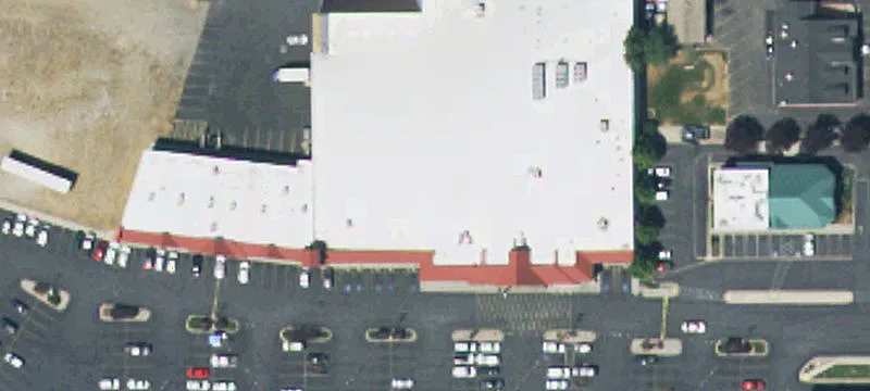 Retail Space in Grocery Anchored Center