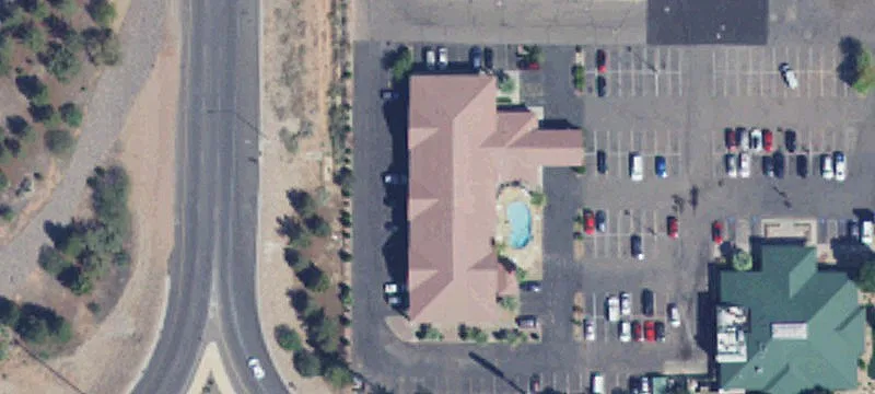 Retail Space Near Zion Outlets