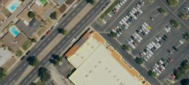 Retail Space in Bakersfield, CA