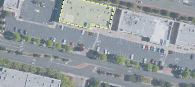 Retail Space in Open-Air Mall