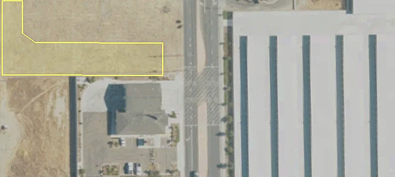 New Retail Spaces in Hanford