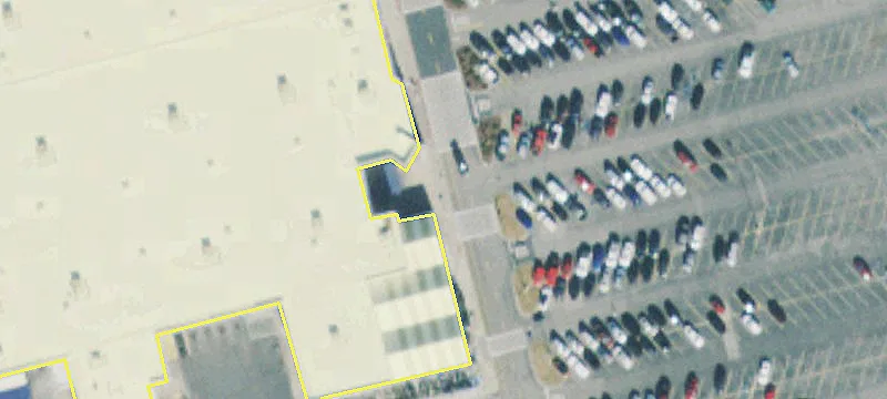 Dominant Shopping Center For Lease