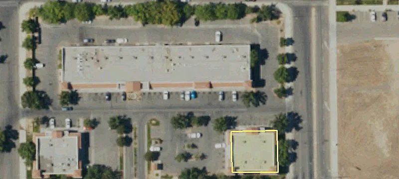 Retail Space on Ashlan Avenue