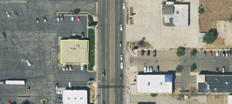 Retail Space with High Exposure