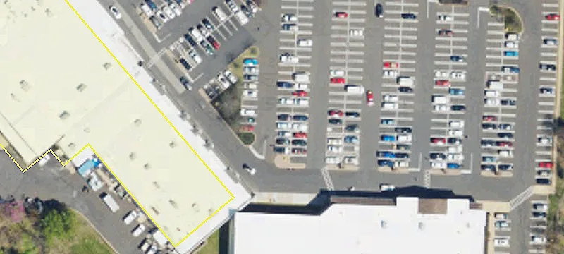 Retail Space in Crossroads Plaza